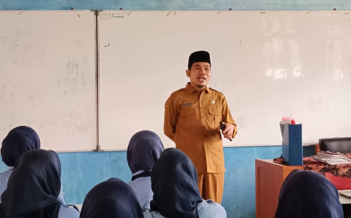 Kantor Cabang Dinas Pendidikan Banten pantau pembelajaran di bulan Ramadan di SMKN 5 Tangerang dan SMK Mandiri 2 Balaraja.