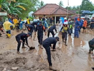 Longsor Putus Akses Jalan di Batu Kuwung Padarincang Serang