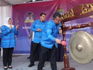 Wamen UMKM meresmikan Rumah Pemberdayaan Koperasi di Tangerang, dorong pertumbuhan UMKM dan pengembangan ekonomi lokal.