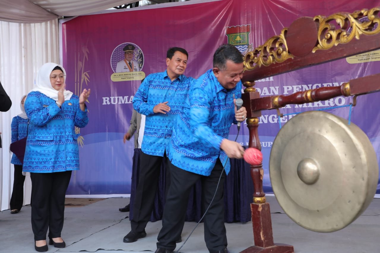 Wamen UMKM meresmikan Rumah Pemberdayaan Koperasi di Tangerang, dorong pertumbuhan UMKM dan pengembangan ekonomi lokal.