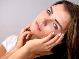 Rahasia Kulit Sehat di Usia 40: Urutan Skincare Pagi yang Tepat