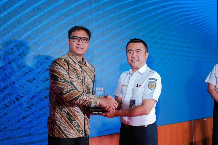 Empat Instansi Di Wilayah Daop 8 Dapat Apresiasi Dari PT KAI Atas Dukungan Pengamanan Aset Negara (PT KAI Daop 8 Surabaya)