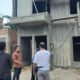 Sejumlah warga Tangsel rugi ratusan juta akibat penipuan pembelian rumah. Kuasa hukum minta developer kembalikan hak klien.