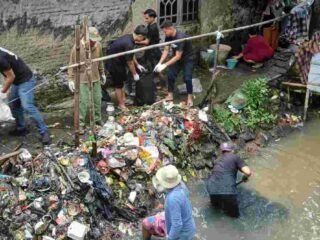 Komunitas KM17 Gelar Aksi Sosial Pungut Sampah Sepanjang 17 Kilometer di Utara Tangerang