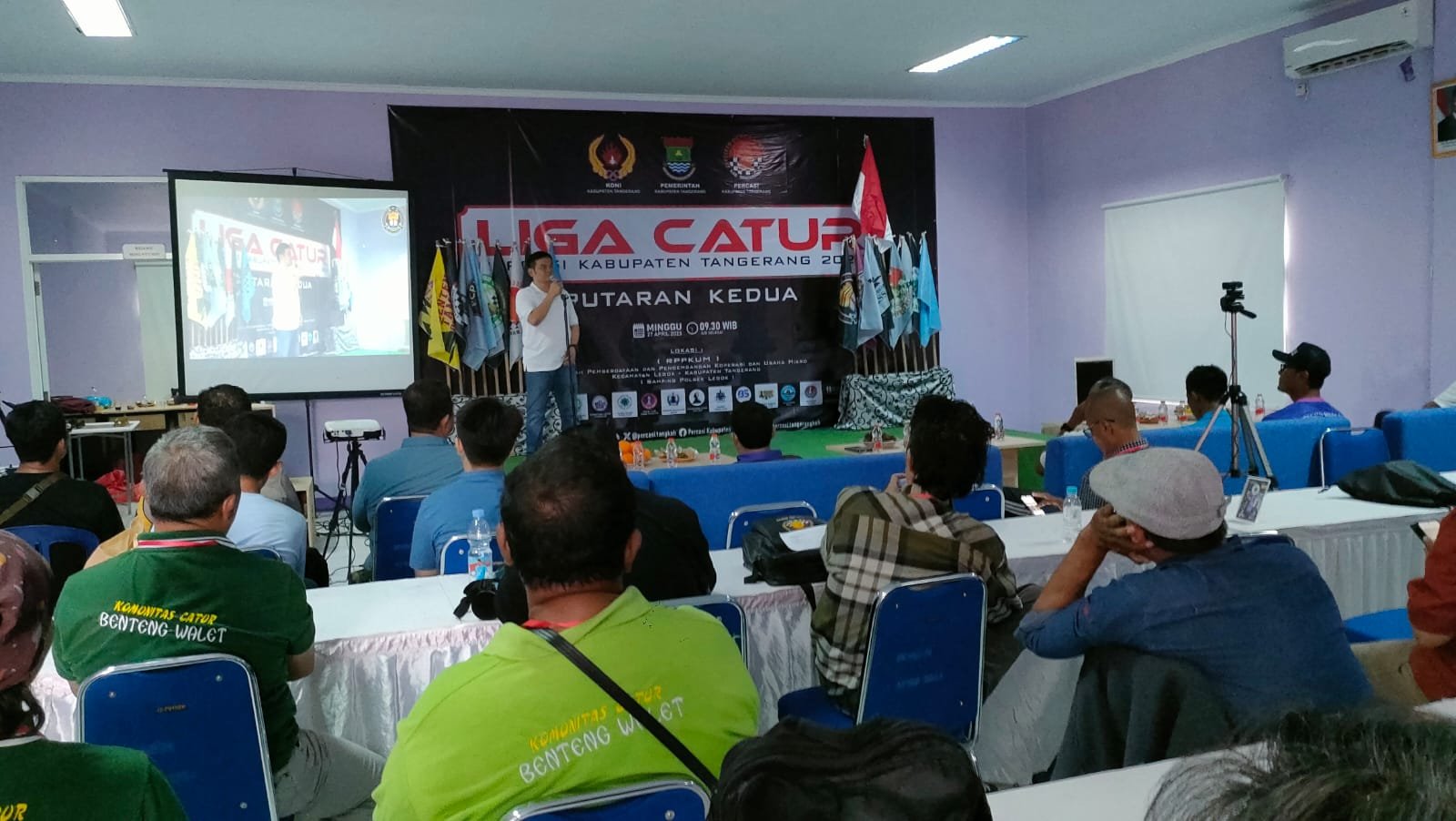 Liga Catur putaran kedua di Tangerang sukses digelar, melibatkan 16 klub dan dihadiri pejabat penting, mendukung pembinaan pecatur lokal.