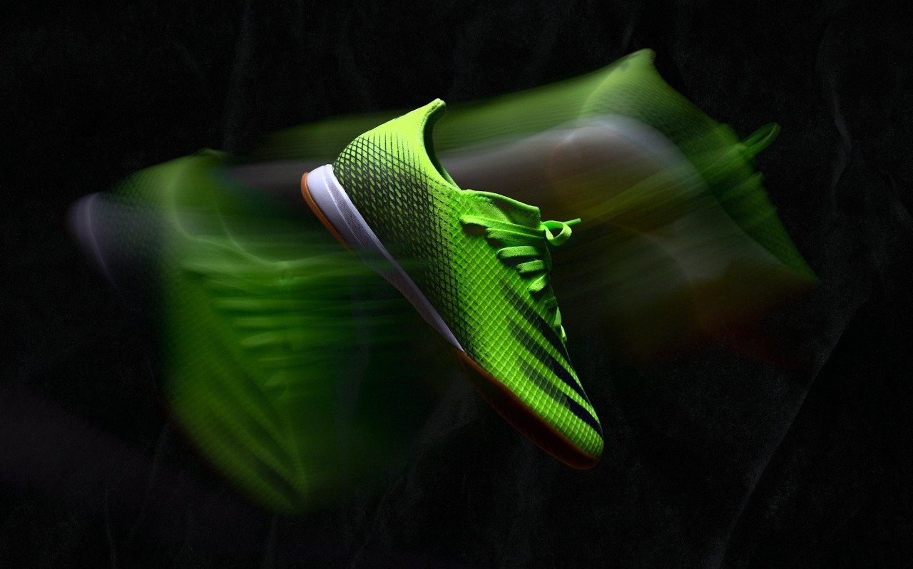 Sepatu futsal boleh dipakai untuk lari, tapi tidak disarankan. Temukan alasannya dan tips aman di sini!