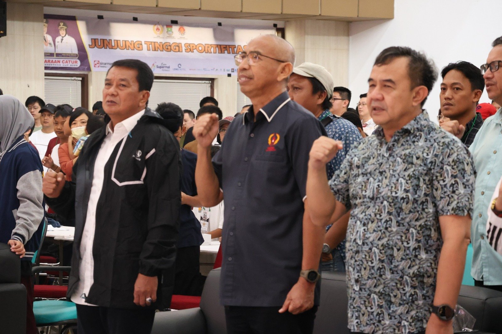 "Kejuaraan Bupati Cup 2025 sukses digelar di Kabupaten Tangerang, diikuti 401 peserta dari berbagai kategori usia. Catur untuk generasi muda!