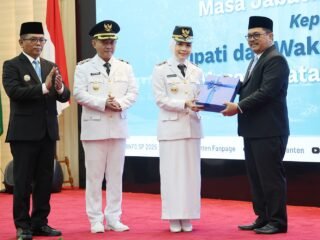 Ratu Zakiyah - Najib Hamas Resmi Dilantik Menjadi Bupati dan Wakil Bupati Serang Periode 2025-2030