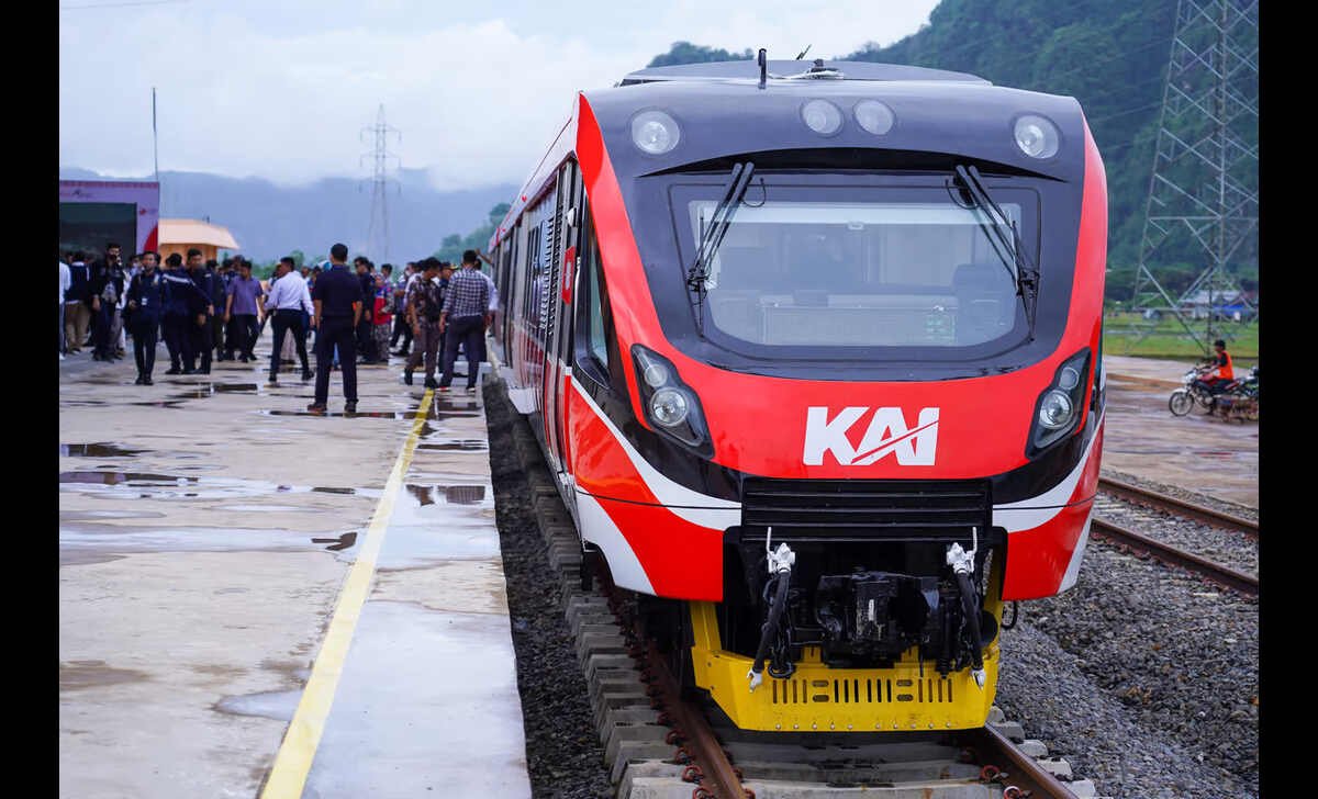 Kereta Api Makassar–Parepare catat 34.291 pelanggan di April 2025, rekor tertinggi tahun ini, didorong oleh libur Lebaran dan pariwisata.