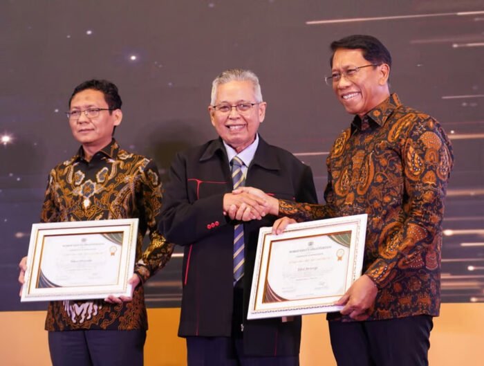 PT Kereta Api Indonesia (KAI) meraih dua penghargaan di ajang WISCA 2025, sebagai pengakuan atas komitmennya dalam membangun budaya keselamatan berkelanjutan. KAI terus memperkuat sistem keselamatan dalam setiap aspek operasionalnya.