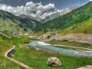 Kashmir Lembah Indah yang Mengisahkan Luka Warga Sipil (Sumber: Embassy of India Jakarta)