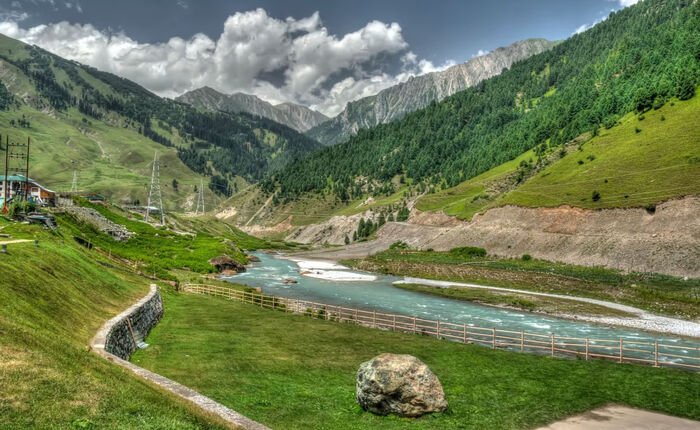 Kashmir Lembah Indah yang Mengisahkan Luka Warga Sipil (Sumber: Embassy of India Jakarta)