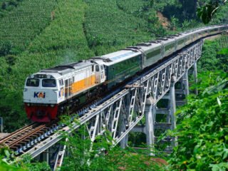 Pengalaman Berkesan Menikmati Keindahan Alam Indonesia Melalui Jendela Kereta Panoramic (Sumber: KAI)