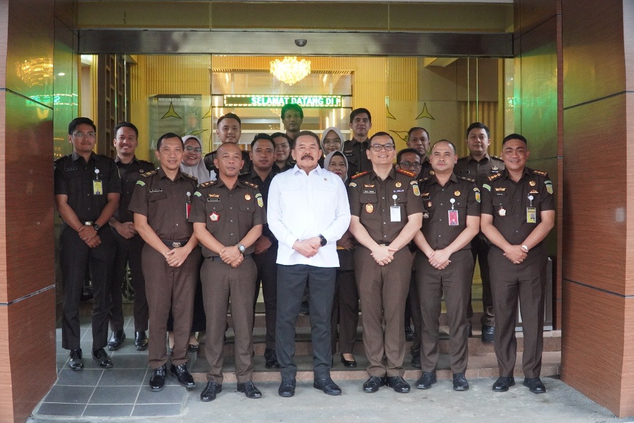 Jaksa Agung ST Burhanuddin melakukan sidak ke Kejari Kabupaten Tangerang untuk menilai kinerja dan pelayanan hukum.