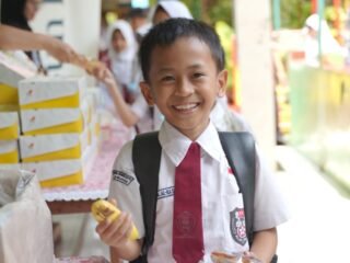 Sun Life Indonesia Rayakan 30 Tahun dengan Volunteer Day untuk Gaya Hidup Sehat Anak