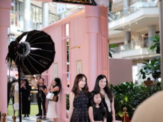 The Concierge Luxe di PIK Avenue, 1-4 Mei 2025, hadirkan koleksi luxury brand, kuliner lezat, dan workshop seru bagi pecinta fashion.