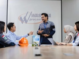 PT Waskita Beton Precast raih NKB Rp295,35 miliar di Q1 2025, 60% dari proyek eksternal, menunjukkan pertumbuhan pasar yang positif.