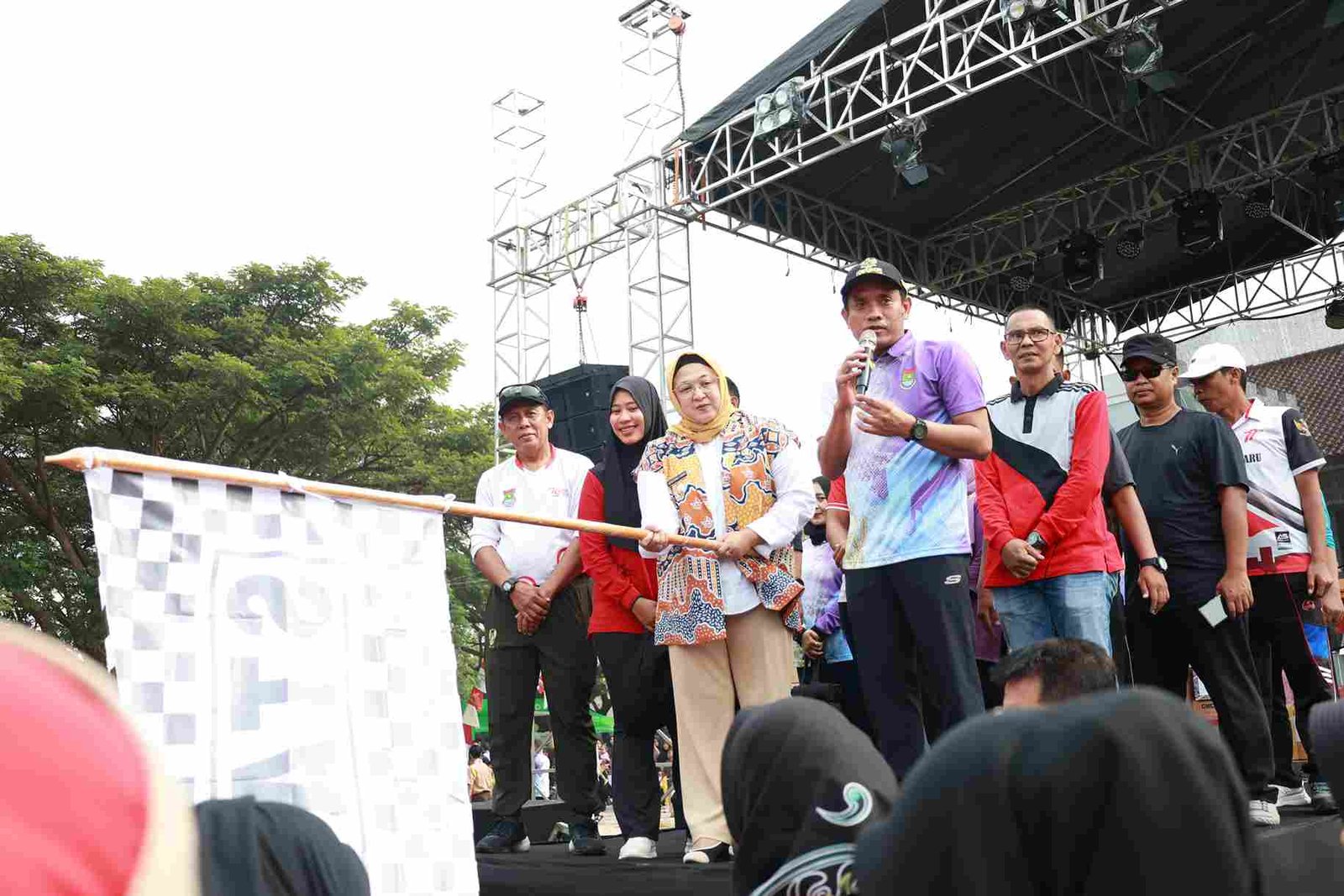 Wakil Bupati Tangerang, Intan Nurul Hikmah, serukan sinergi untuk pembangunan merata di HUT ke-18 Kecamatan Mekar Baru.