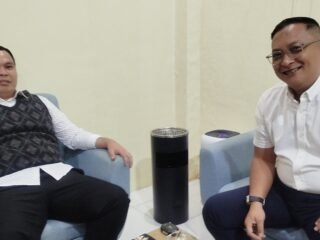 Taat Pajak, Walikota Serang Setorkan Pajak Rumahnya Dengan Datang Sendiri