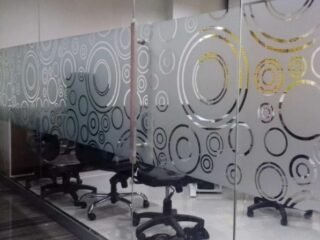 Solusi Branding dan Keamanan Kaca Toko: Pilihan Sticker Sandblast, Cutting Sticker & Kaca Film