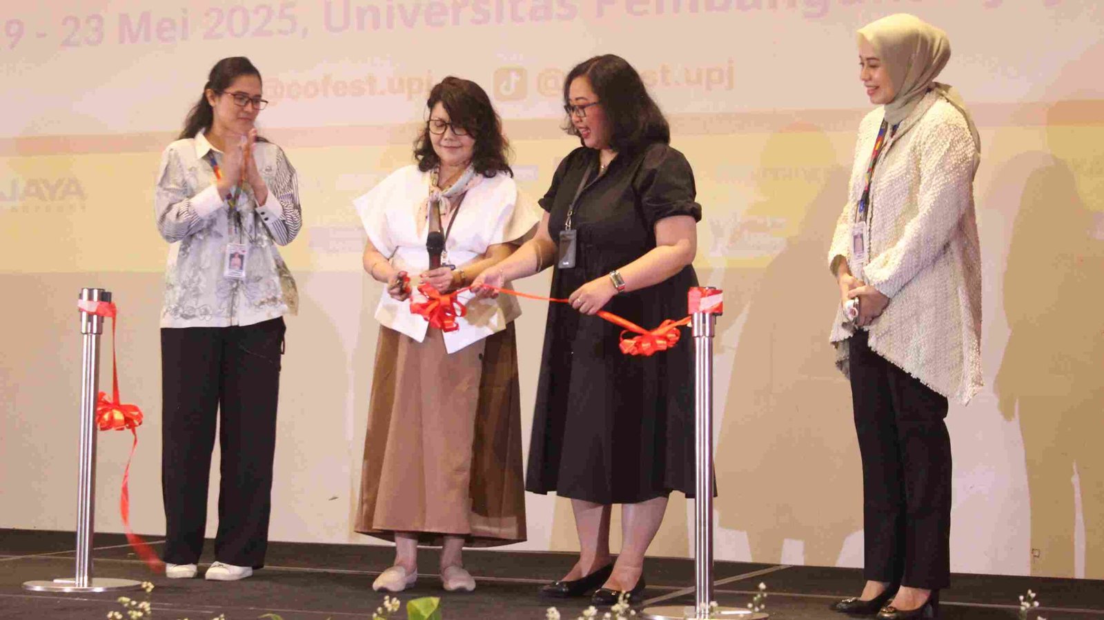 CoFest 2025 di Universitas Pembangunan Jaya sukses meriah, merayakan kreativitas dan kebebasan berekspresi generasi muda!