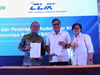 PT CRIF Lembaga Informasi Keuangan (CLIK) dan Perbarindo Tanda Tangani MoU (Sumber : PT CRIF Lembaga Informasi Keuangan (CLIK))