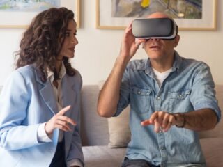 Revolusi Digital di Dunia Psikologi: Peran VR dalam Terapi dan Relaksasi Mental