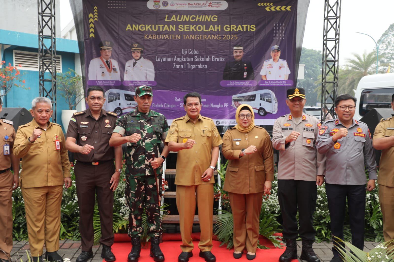 Temukan informasi lengkap tentang program angkutan sekolah gratis yang diluncurkan oleh Pemerintah Kabupaten Tangerang.