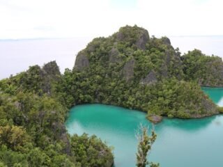 Ekologi yang Terkorbankan: Raja Ampat dan Wajah Baru Ekstraktivisme