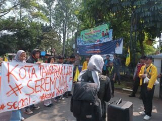 SEMMI Tangerang klarifikasi tuduhan penolakan bertemu Wali Kota Sachrudin saat aksi, menekankan pentingnya mendengarkan aspirasi masyarakat.