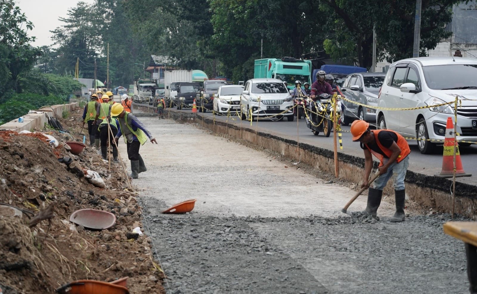 Pemkot Tangerang percepat pelebaran Jalan Lio Baru 1,5 km sebagai solusi kemacetan di sekitar U-Turn Daan Mogot dan Jembatan Tanah Tinggi.