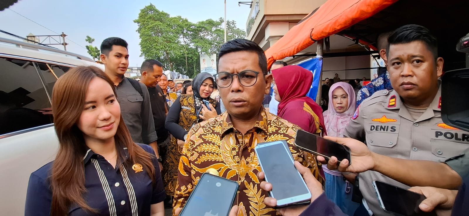 Gubernur Banten perpanjang pemutihan pajak kendaraan hingga 31 Oktober 2025 akibat tingginya antusiasme dan terbatasnya layanan.