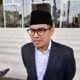 Wakil Wali Kota Tangsel imbau warga waspadai penipuan WhatsApp mengatasnamakan pejabat terkait bantuan hibah. Semua proses harus resmi.