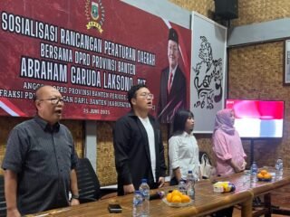 Sosialisasi Raperda Jamsosnaker di Tangerang soroti pentingnya perlindungan pekerja informal dan pemanfaatan AI untuk produktivitas UMKM.