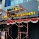Optimalkan branding bisnis Anda di Jakarta dengan signage berkualitas. Temukan neon box, huruf timbul akrilik, dan papan nama modern