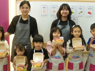 Kursus Mandarin HSK di Studio Mandarin bantu peserta lulus ujian HSK, sertifikasi global untuk kemahiran bahasa Mandarin.