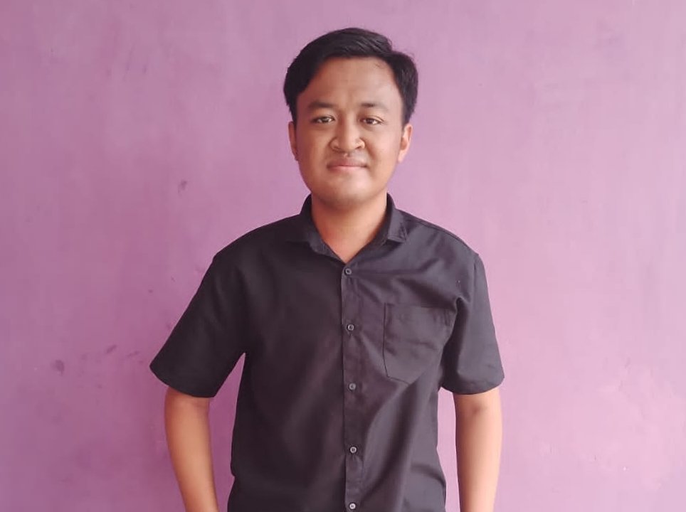 Dua tokoh muda, Nur Afifah dan Sahdan, hadir dengan kisah kontras: satu tenggelam dalam korupsi, satu lagi jadi harapan lewat kepemimpinan.