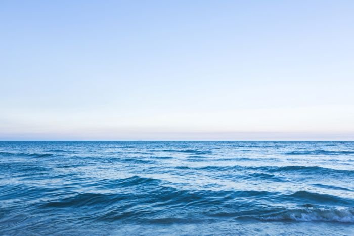 Penyebab Air Laut Berwarna Biru