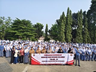 Polda Banten gelar sosialisasi di SMAN 6 Kota Serang untuk edukasi bahaya radikalisme, intoleransi, dan terorisme kepada pelajar.