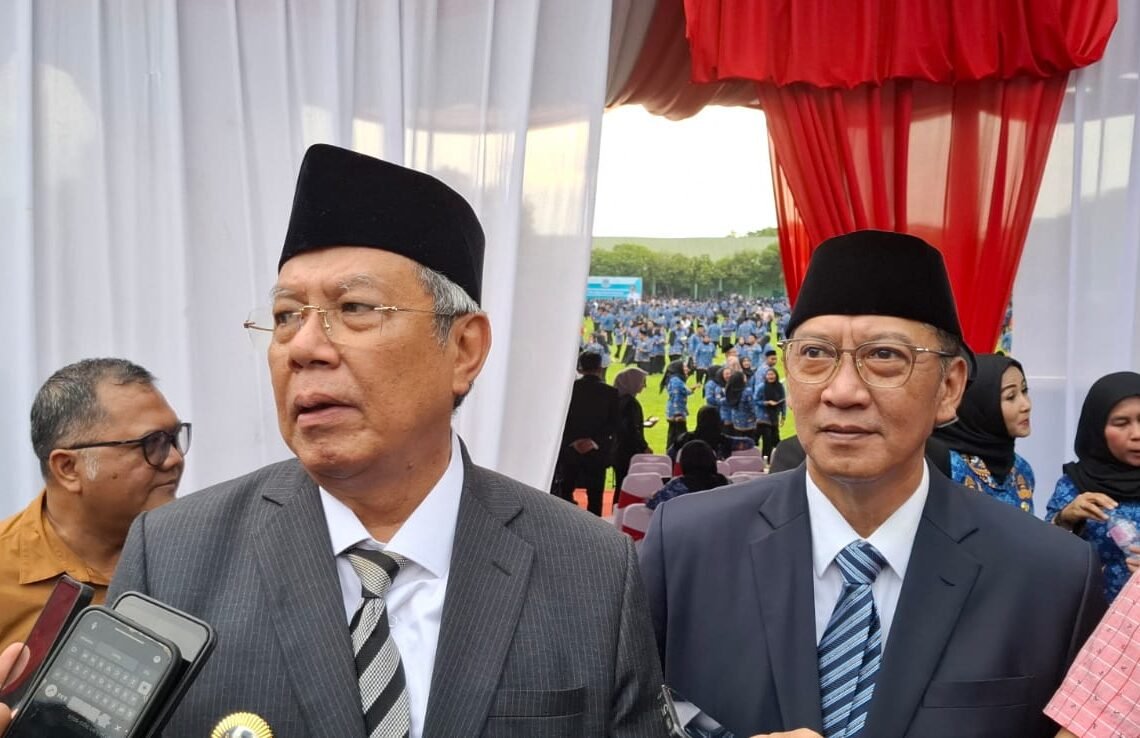 Wali Kota Tangsel melantik 6.153 P3K dan menyatakan tak ada larangan menggadaikan SK ke bank, asalkan sesuai kemampuan masing-masing.