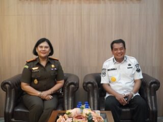 Bupati Tangerang silaturahmi ke Kejari sambut Kajari baru, perkuat sinergi antar lembaga demi pemerintahan yang transparan dan akuntabel.