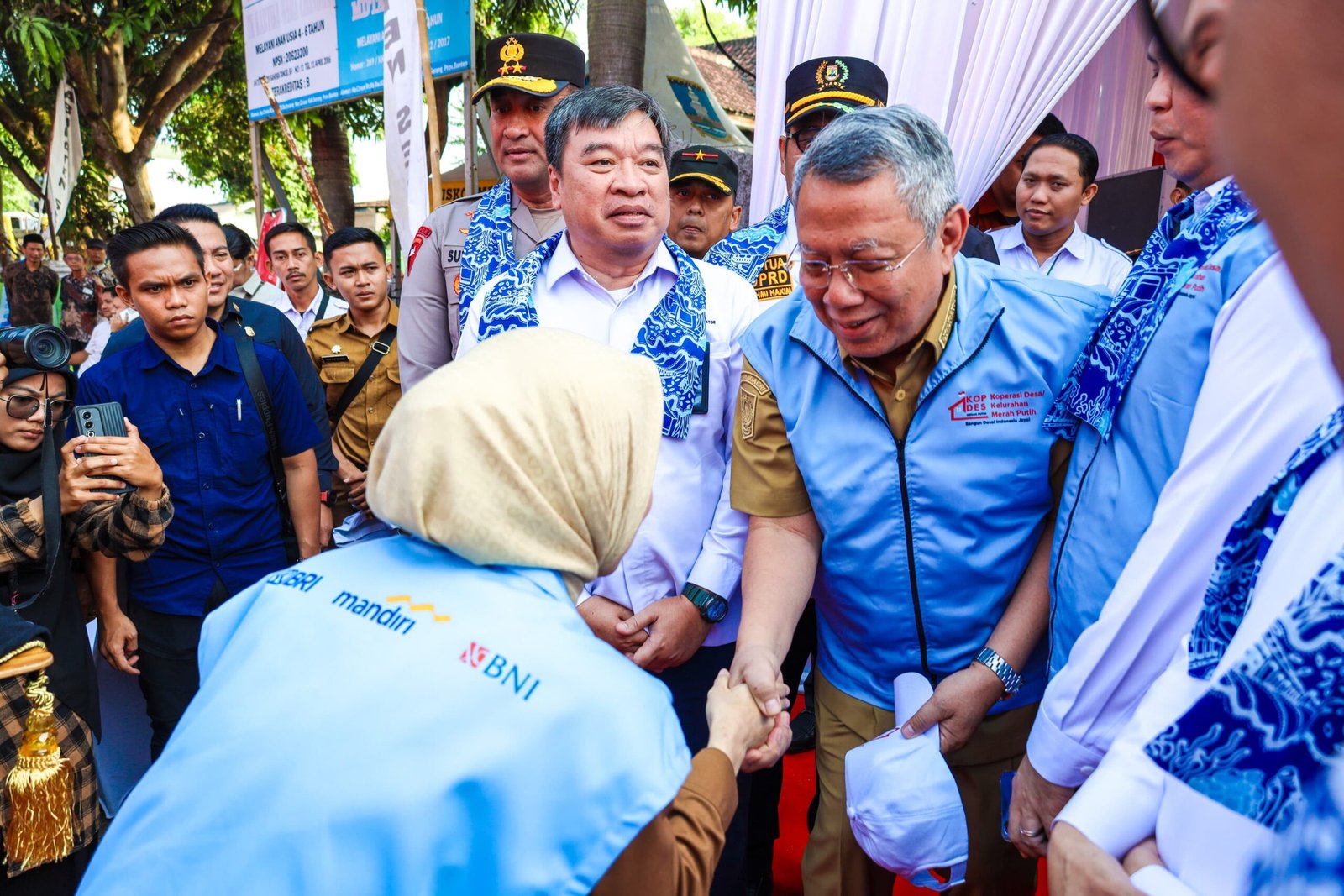 Sebanyak 54 Koperasi Merah Putih resmi beroperasi di seluruh kelurahan Tangsel untuk mendorong ekonomi rakyat dan kemitraan usaha lokal.