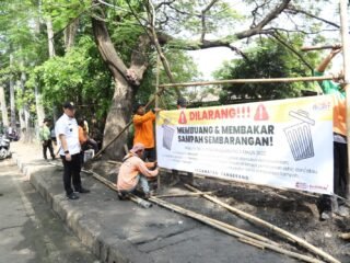 Pemkot Tangerang tutup TPS liar di Sukasari sebagai bagian dari program zero TPS, respons atas keluhan warga soal kebersihan dan bau sampah.