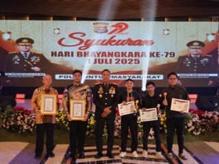 Polda Banten rayakan Hari Bhayangkara ke-79 dengan lomba-lomba seru, dari kebersihan hingga stand up comedy. Ini daftar lengkap pemenangnya.