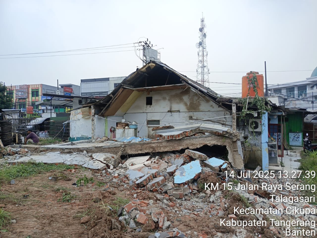 Video viral pembongkaran paksa rumah warga di Cikupa gegerkan publik. Pemilik histeris, minta tanggung jawab dari pengembang dan Pemdes.