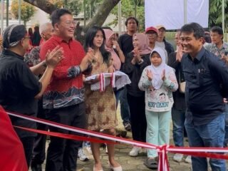 Abraham Garuda Laksono luncurkan program Sahabat Sehat Pintar lewat mobil perpustakaan keliling untuk dorong literasi dan kesehatan.