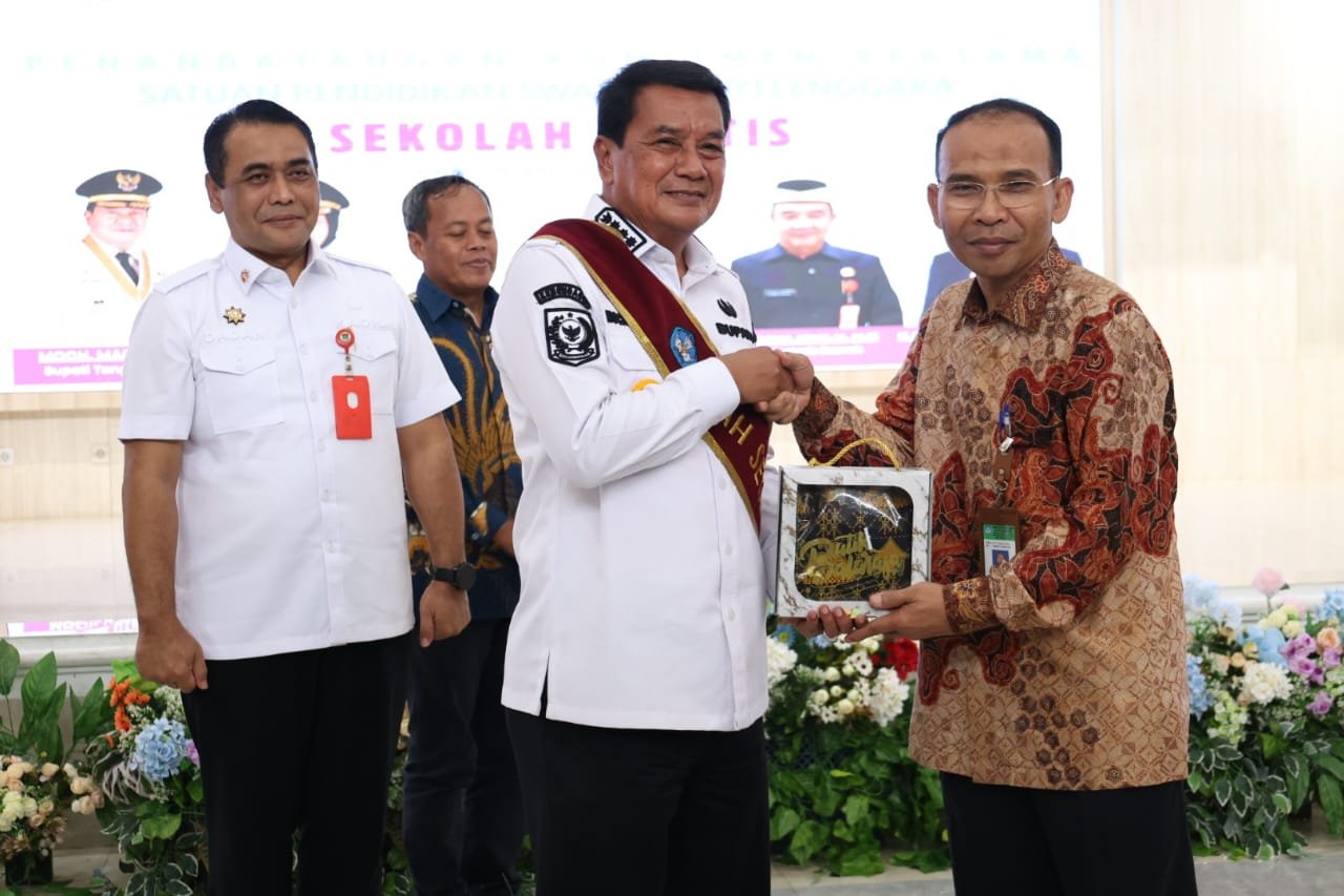 Kabupaten Tangerang luncurkan program sekolah gratis untuk SD dan SMP swasta. 48.000 siswa terbantu lewat MoU bersama satuan pendidikan.