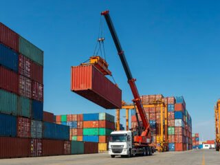 AS hapus bea masuk 10 produk ekspor terbesarnya ke Indonesia. Simak daftar komoditas dan nilai ekspor yang capai miliaran dolar.