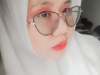 Belajar bahasa Inggris di PAUD tak perlu rumit. Lagu dan kosakata sederhana bisa jadi cara efektif kenalkan bahasa asing sejak dini.