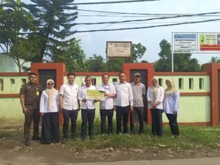 Tanah SDN Pengadegan II senilai Rp 5,5 Miliar berhasil diamankan Kejari dan BPKAD Tangerang setelah 20 tahun dikuasai secara ilegal.